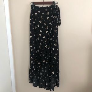 🌻American Eagle Floral Midi Skirt🌻